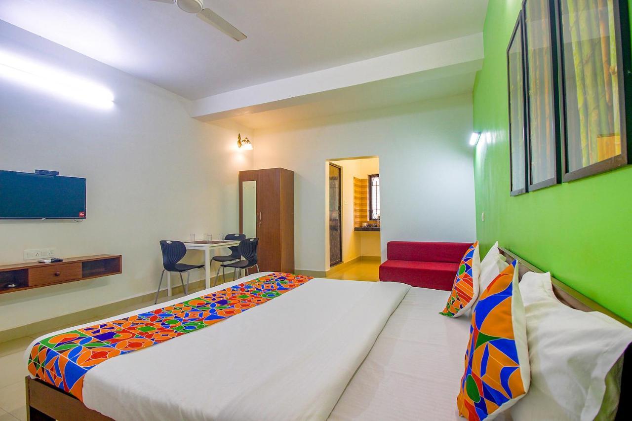 Fabescape Sk Studios With Pool & Gym, Arpora Old Goa Exterior photo