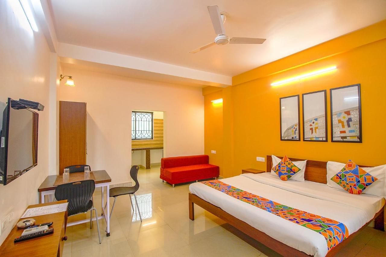 Fabescape Sk Studios With Pool & Gym, Arpora Old Goa Exterior photo
